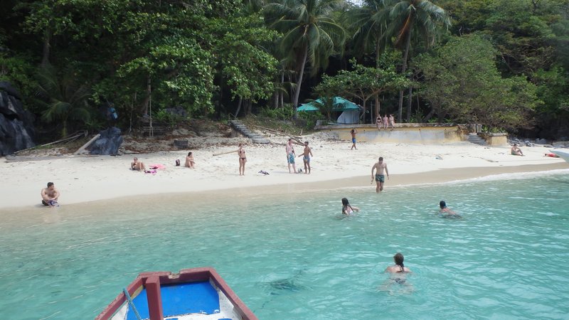 Island hopping tour from Outpost hostel, El Nido, Palawan